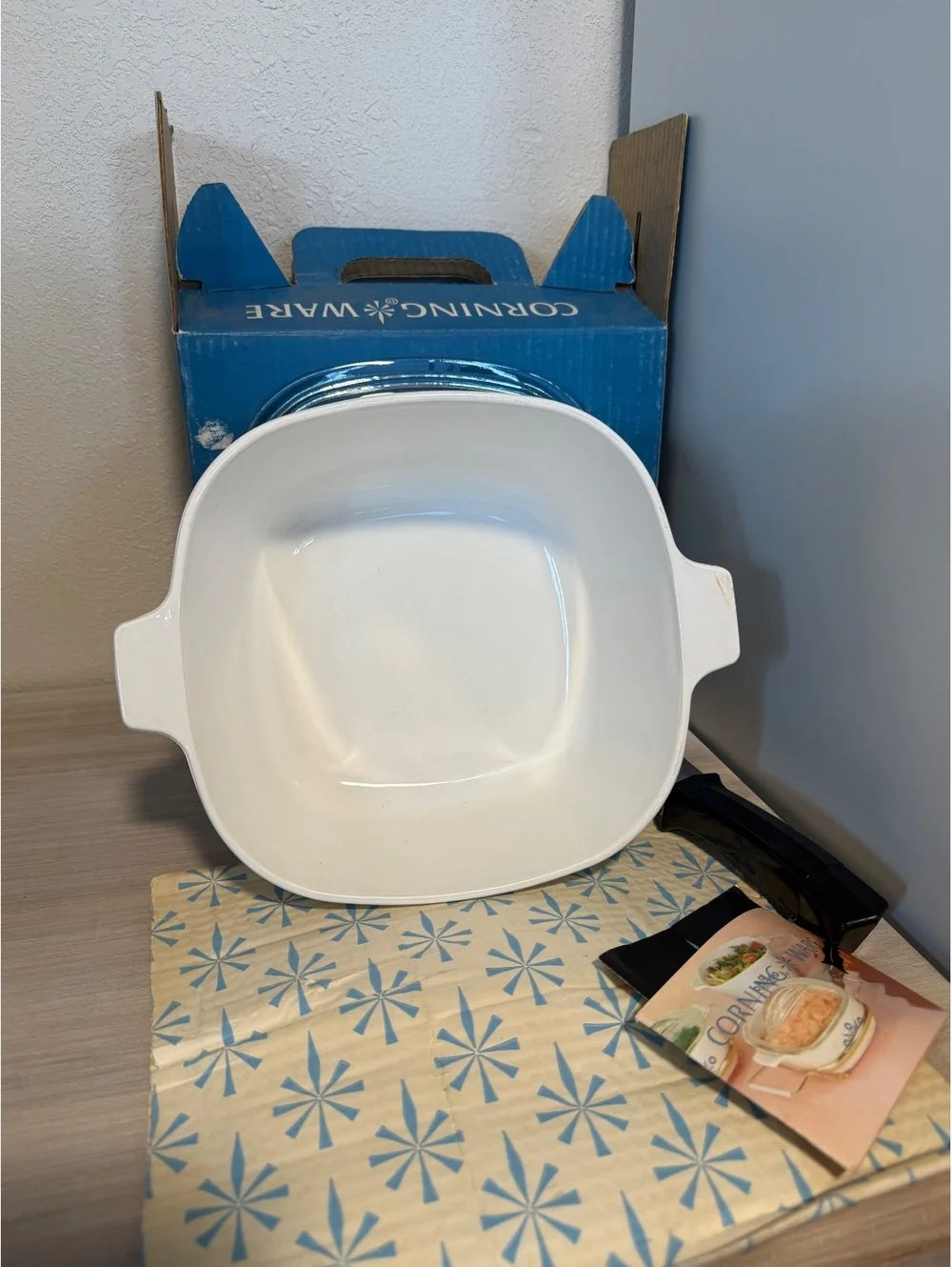 Vintage CorningWare Blue Cornflower Square 2.5qt Casserole dish w lid+handle
